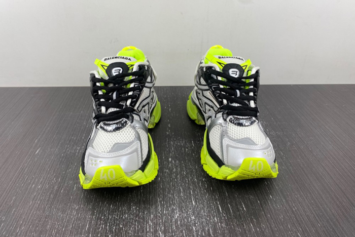 BALENCIAGA -Runner 7.0  Sneaker 