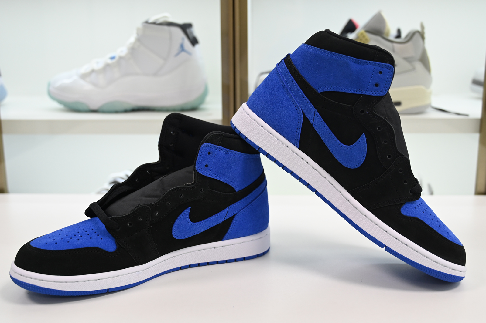 Air Jordan 1 Royal Suede DZ5485-042