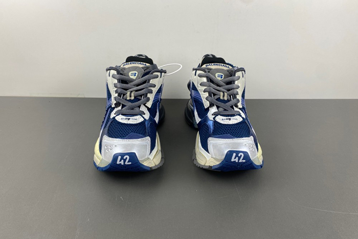 Balenciaga 7.5 Runner Sneakers 772774 WRUNG 2410