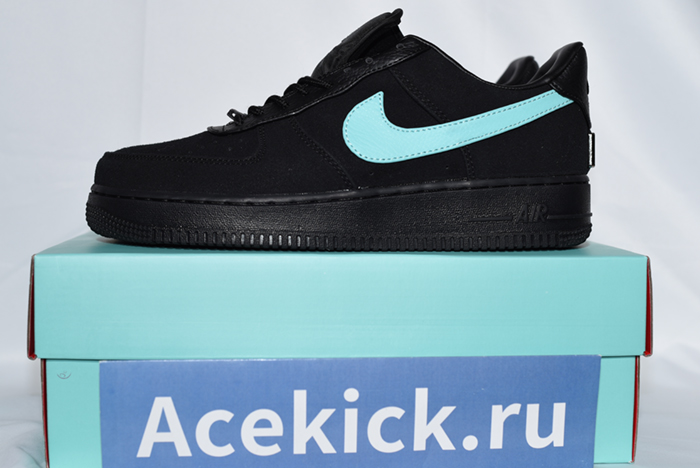 Tiffany & Co. x Nike Air Force 1 Low  DZ1382-001