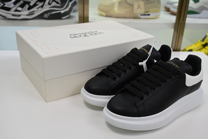 Alexander McQueen Oversized Platform Black