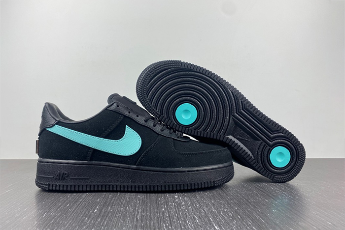 Tiffany & Co. x Nike Air Force 1 Low  DZ1382-001