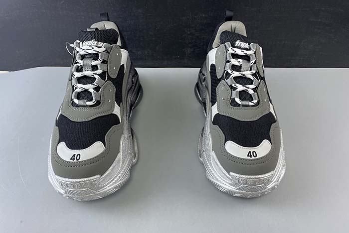 Balenciaga SNEAKERS 0841