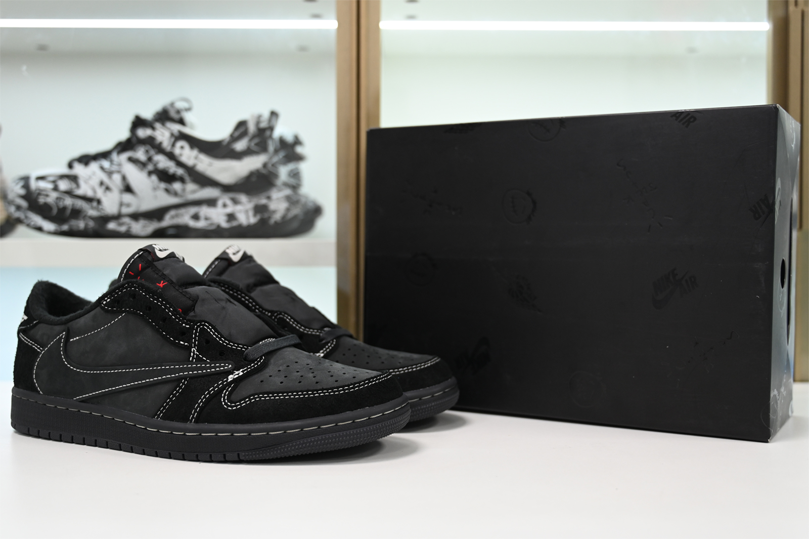 Travis Scott x Air Jordan 1 Low OG  DM7866-001