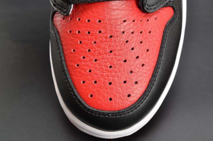 Air Jordan 1 Retro High OG "Banned" red mens  555088-001