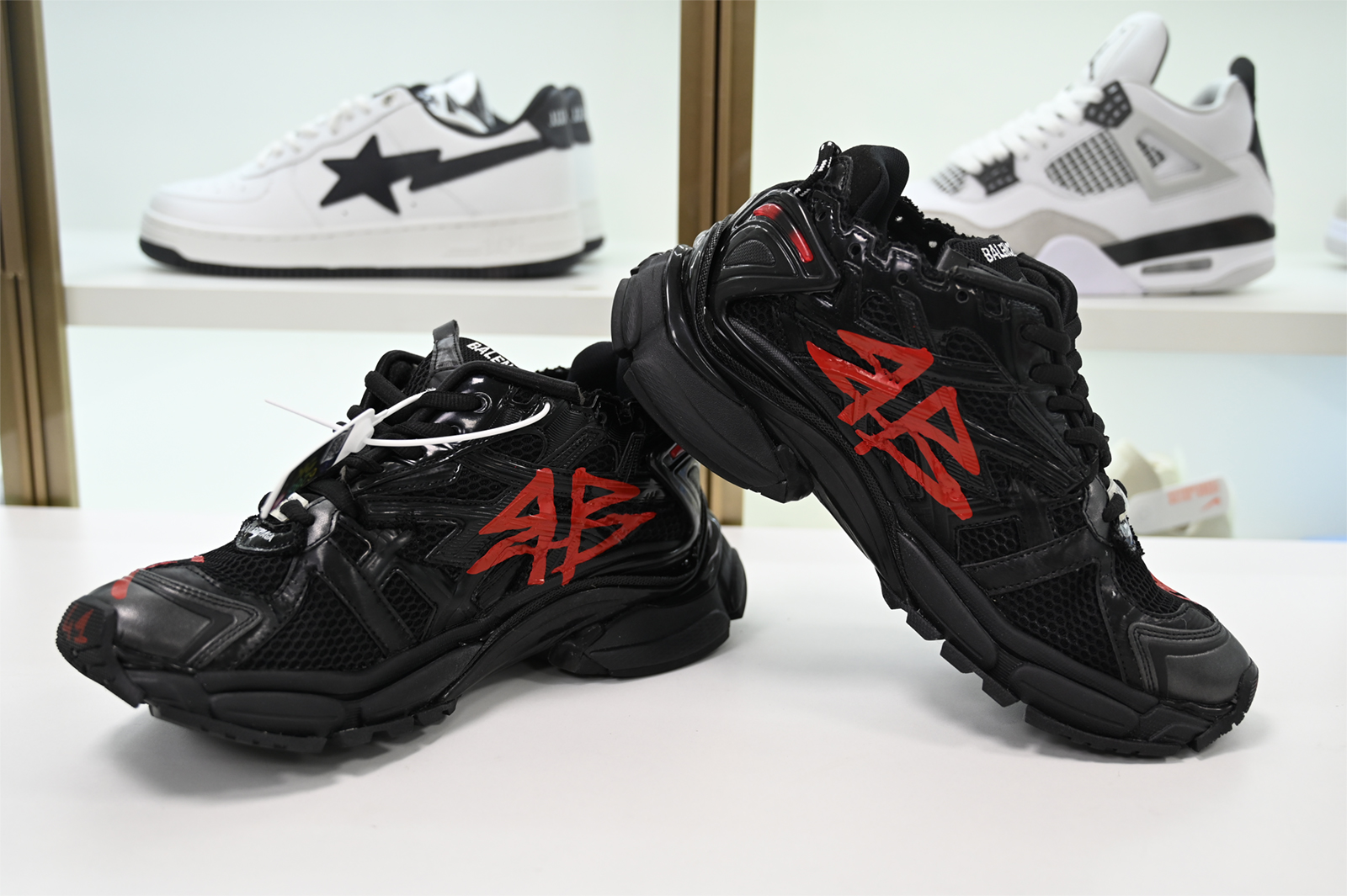 BALENCIAGA -Runner 7.0  677403 W3RB1 0102