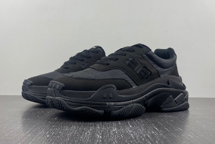 Balenciaga Black Triple S 710157 W3CU1 1000