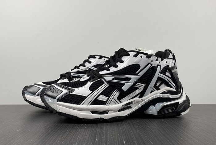 BALENCIAGA -Runner 7.0 WHITE/BLACK  677403 W3RB2 9010