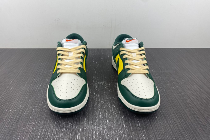 Nike Dunk Low SE Noble Green (W) FD0350-133