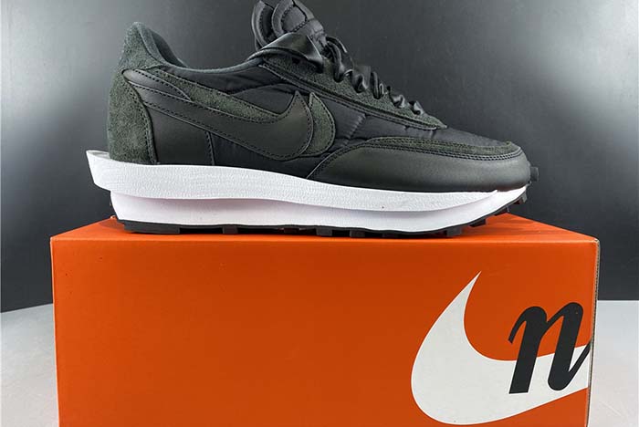 NIKE LDWAFFLE/SACAI BLACK MULTI-BV0073-002