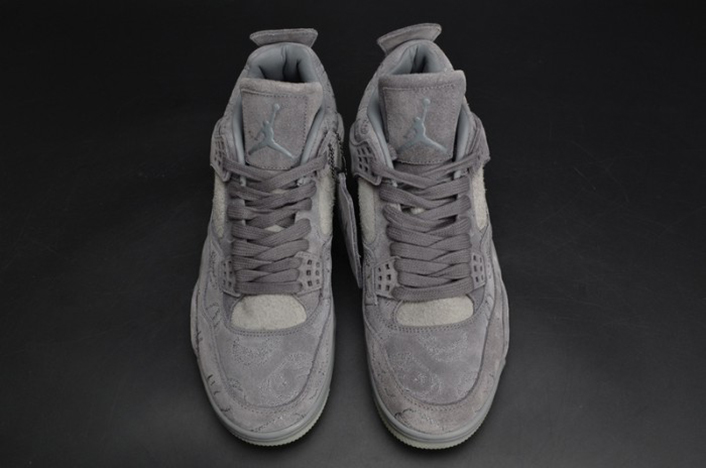 KAWS x Air Jordan 4