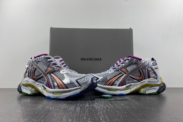 Balenciaga 7.5  772774-W3RBW-9168