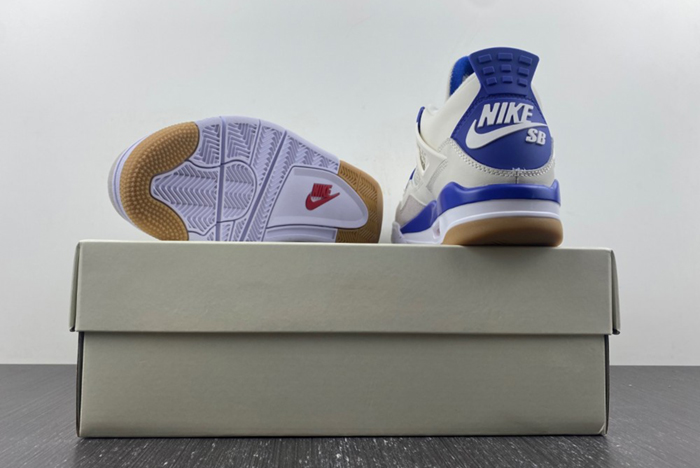 Nike SB x Air Jordan 4  DR5415-107
