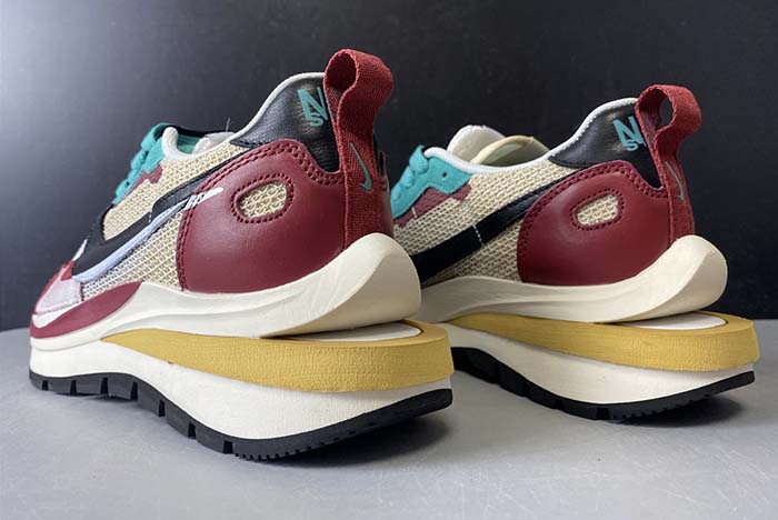 Sacai x Nike Pegasus VaporFly SP CI9928 301