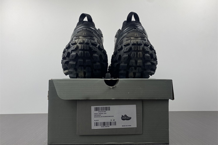 Defender Trainers in black mesh and nylon 685613W2RA61000