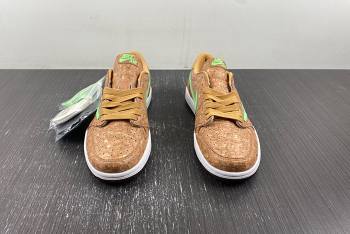 Air Jordan 1 x Travis Scott TS DM7866-922