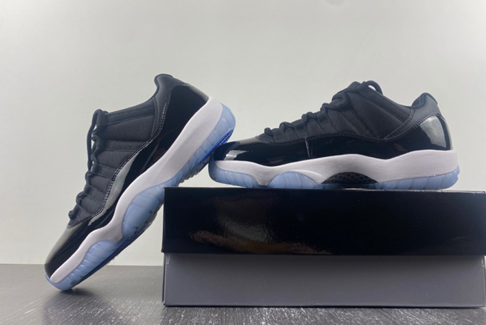 Air Jordan 11 Low 
