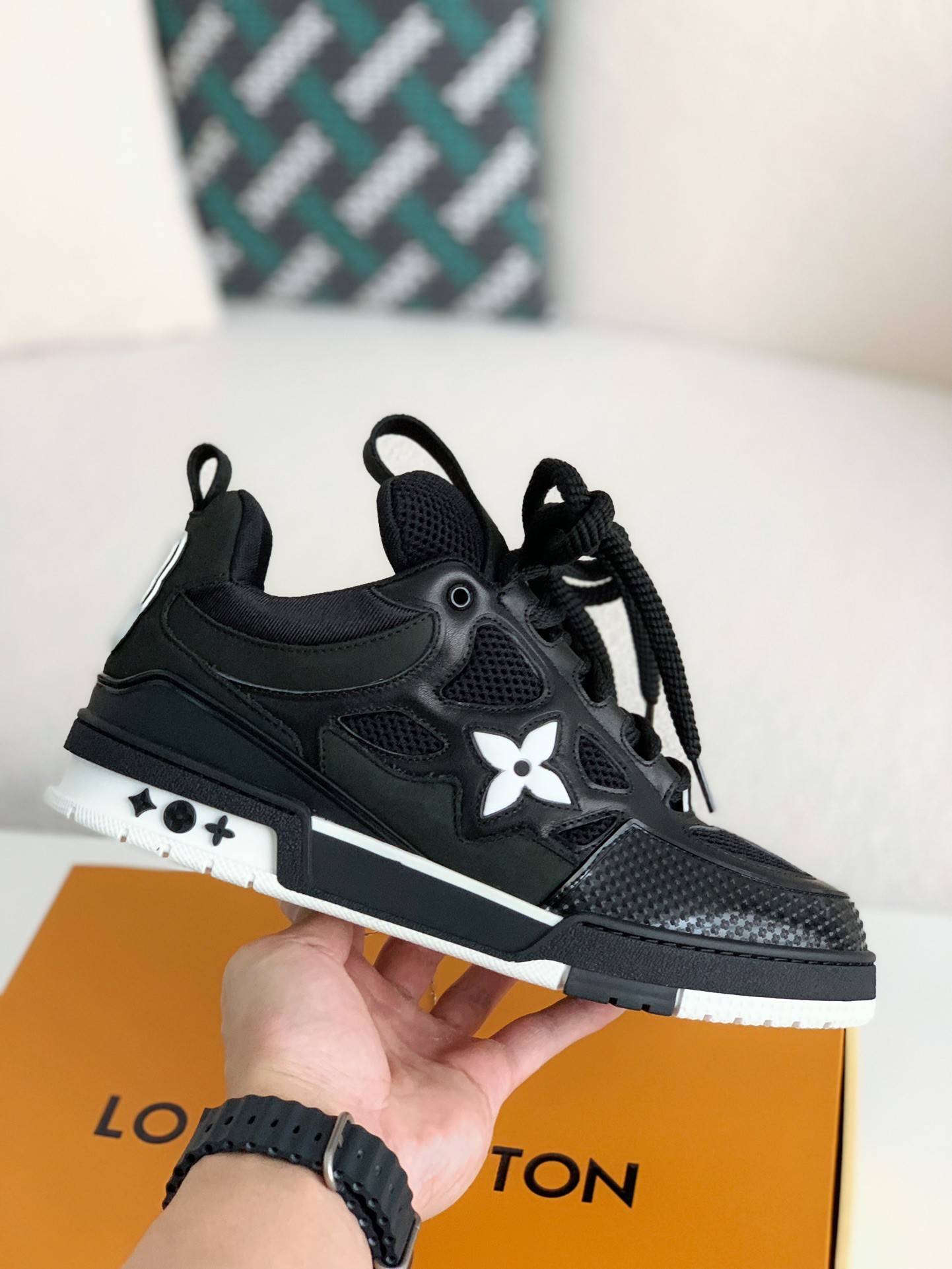 L*V RUNNER TATIC Sneakers