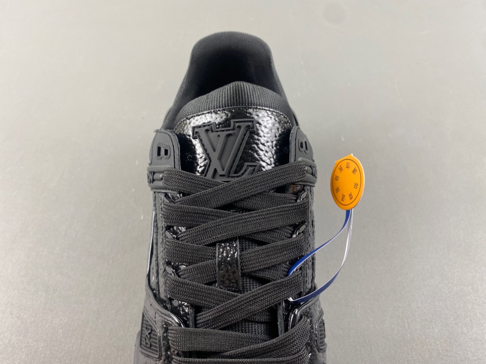 Sneaker L*V Trainer