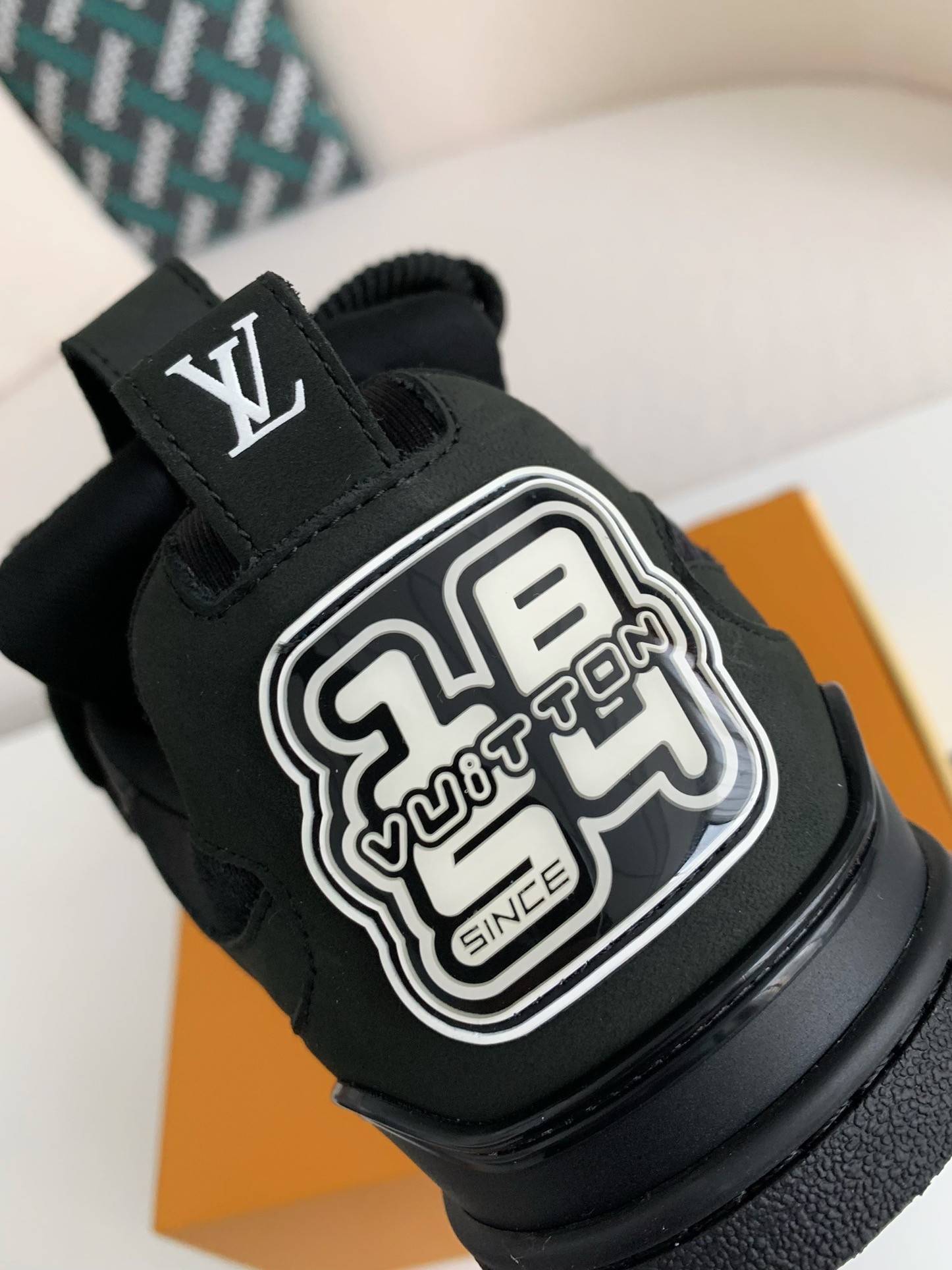 L*V RUNNER TATIC Sneakers