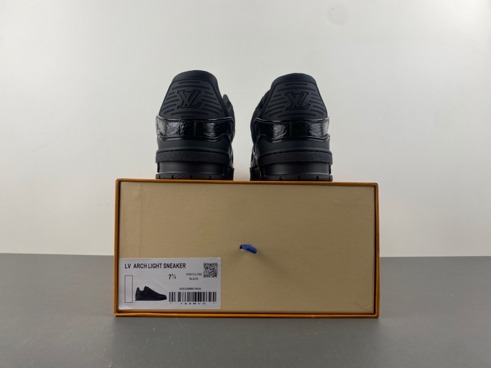Sneaker L*V Trainer