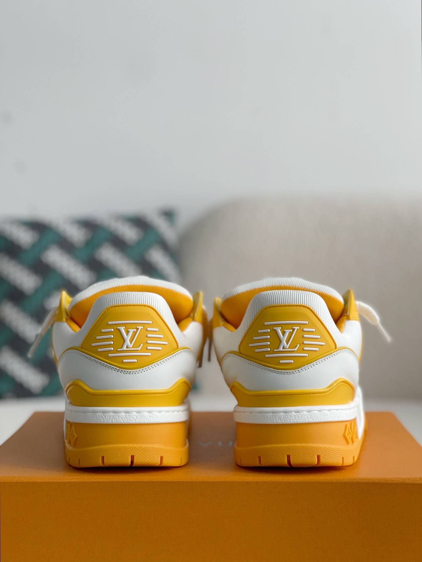 L*V TRAINER MAXI SNEAKERS