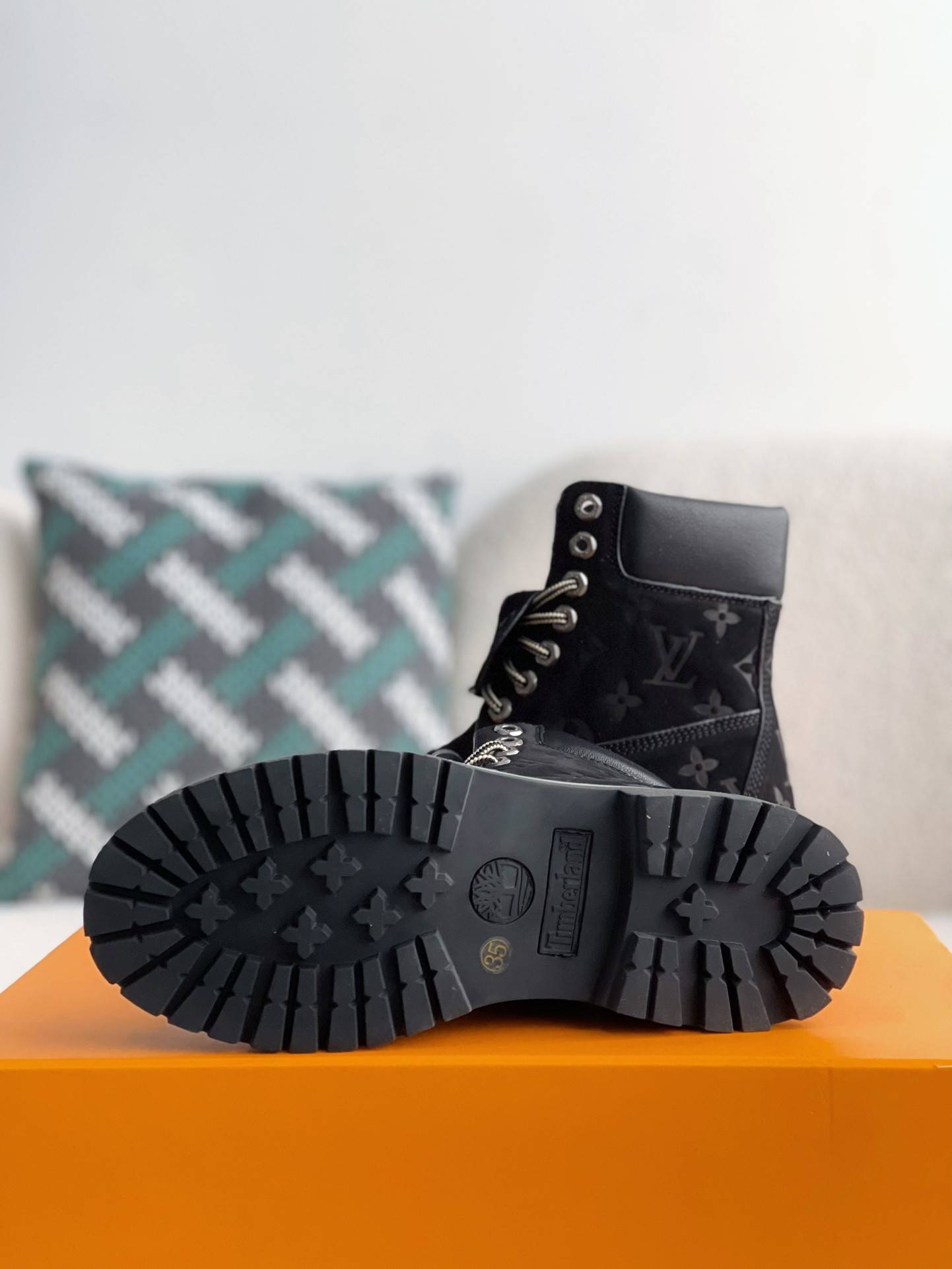 L*V & timberland Black boots/Martin boots/boots