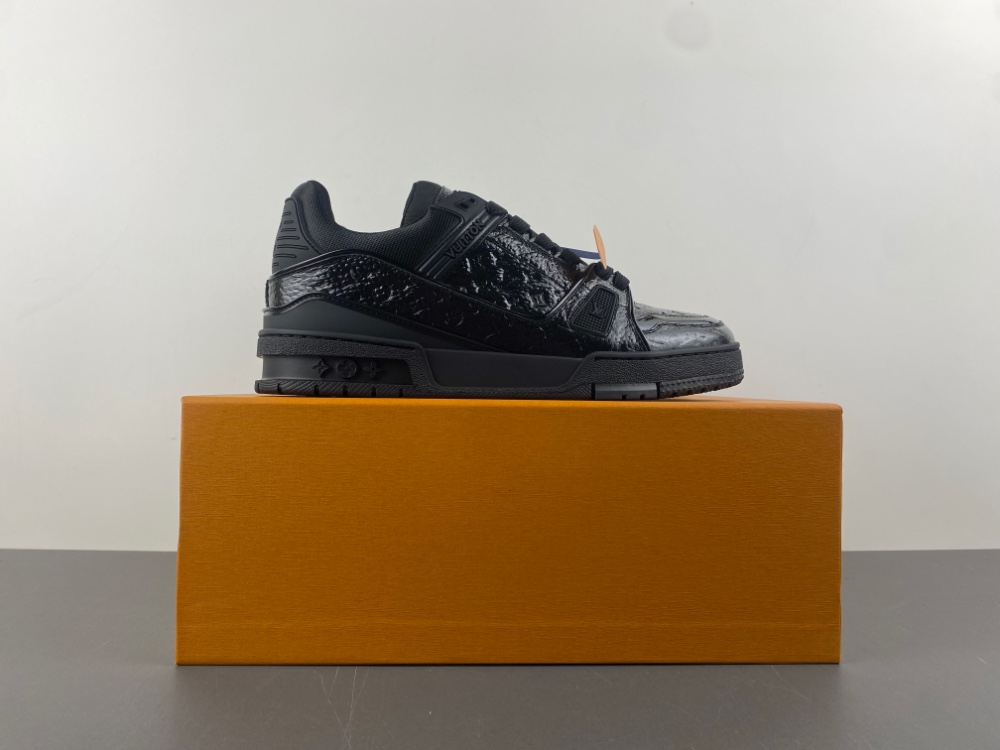 Sneaker L*V Trainer