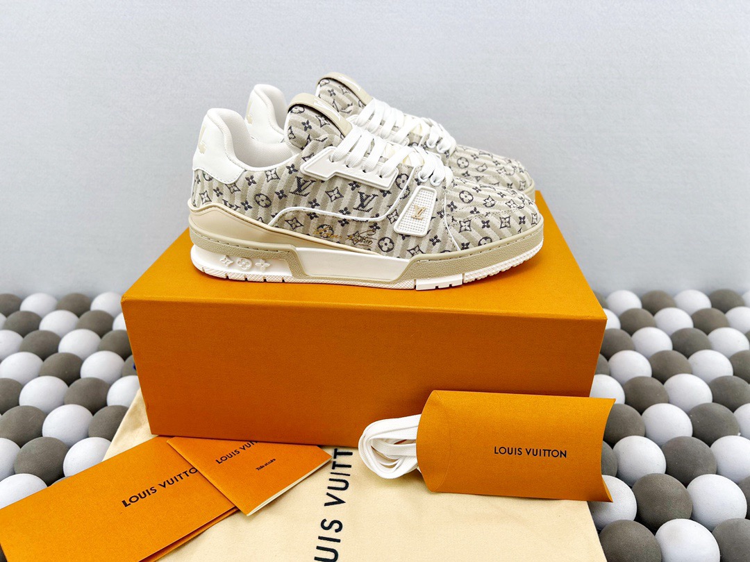 L**is Vui**on Trainer Beige Stripe Monogram