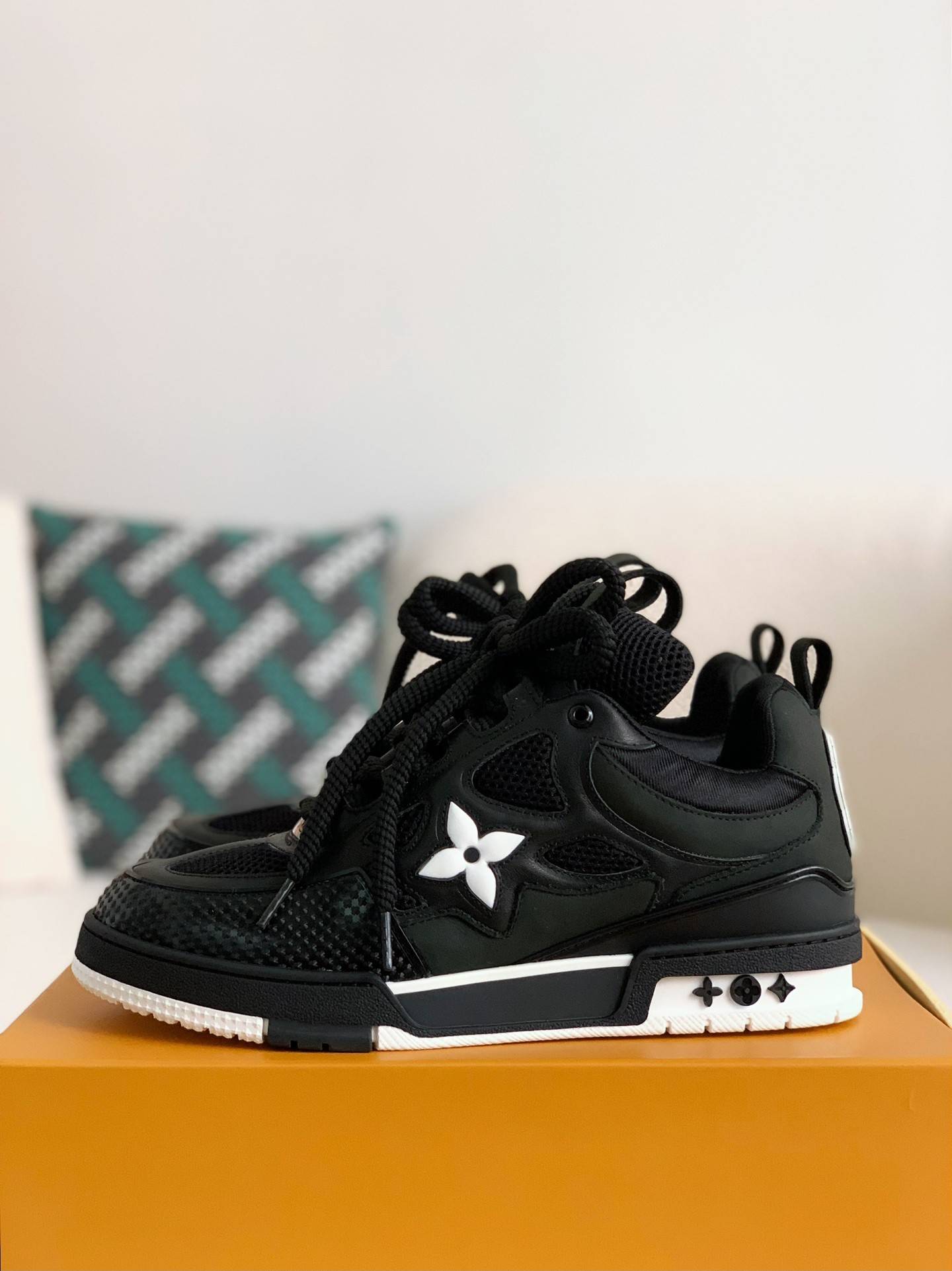 L*V  RUNNER TATIC  Sneakers