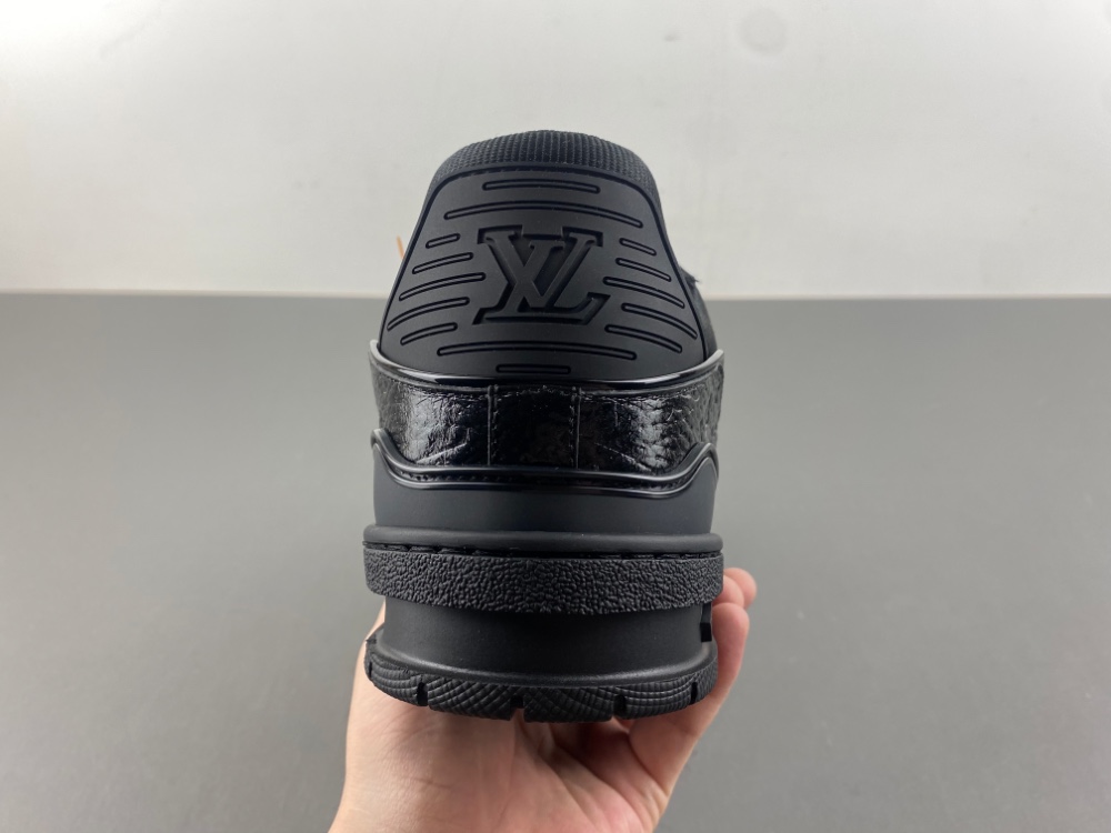 Sneaker L*V Trainer
