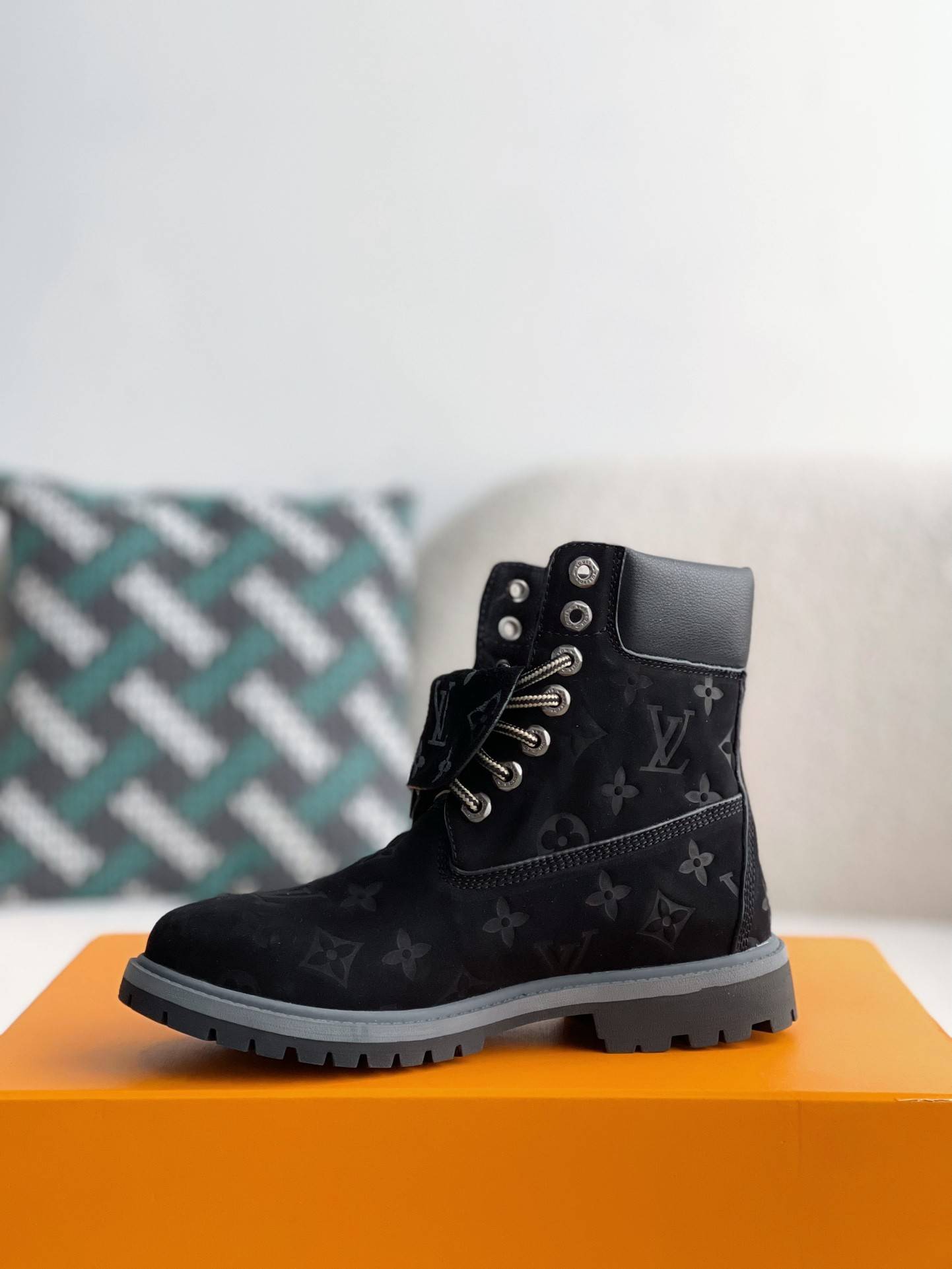 L*V & timberland Black boots/Martin boots/boots