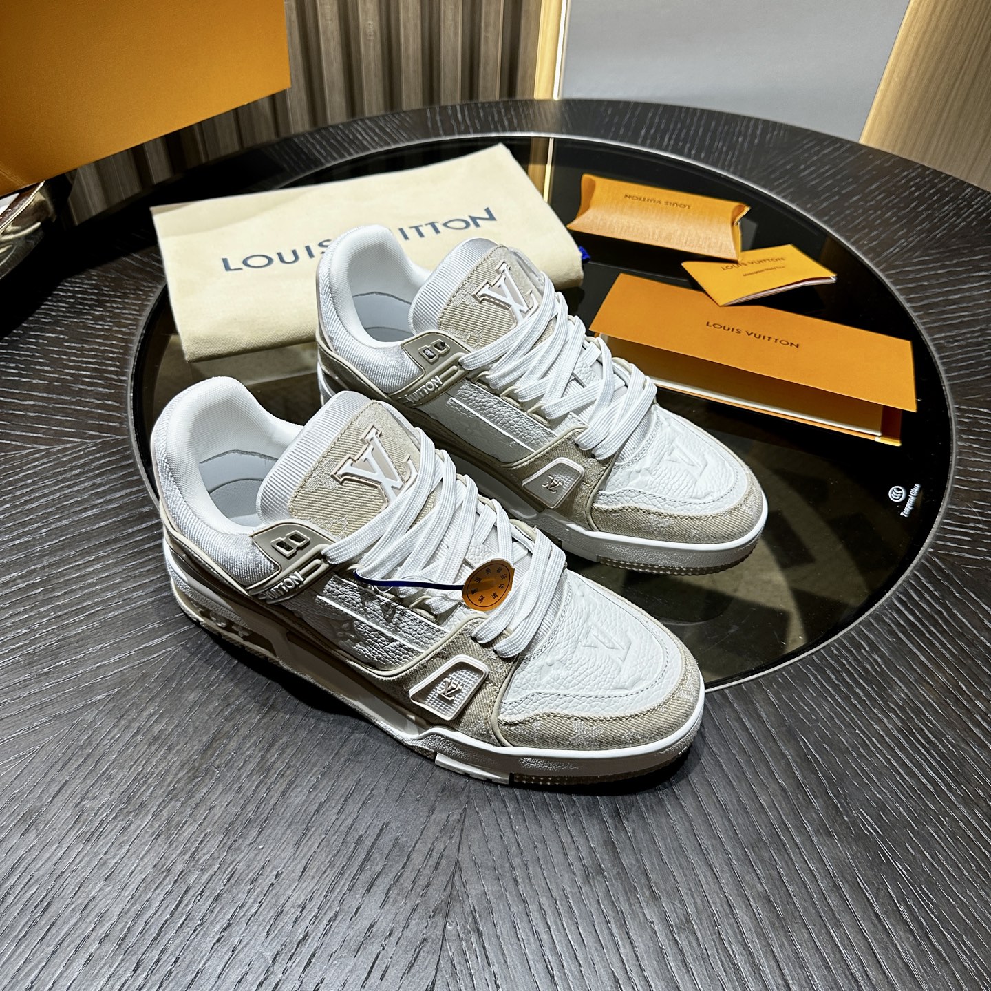 L**V Trainer Sneaker beige