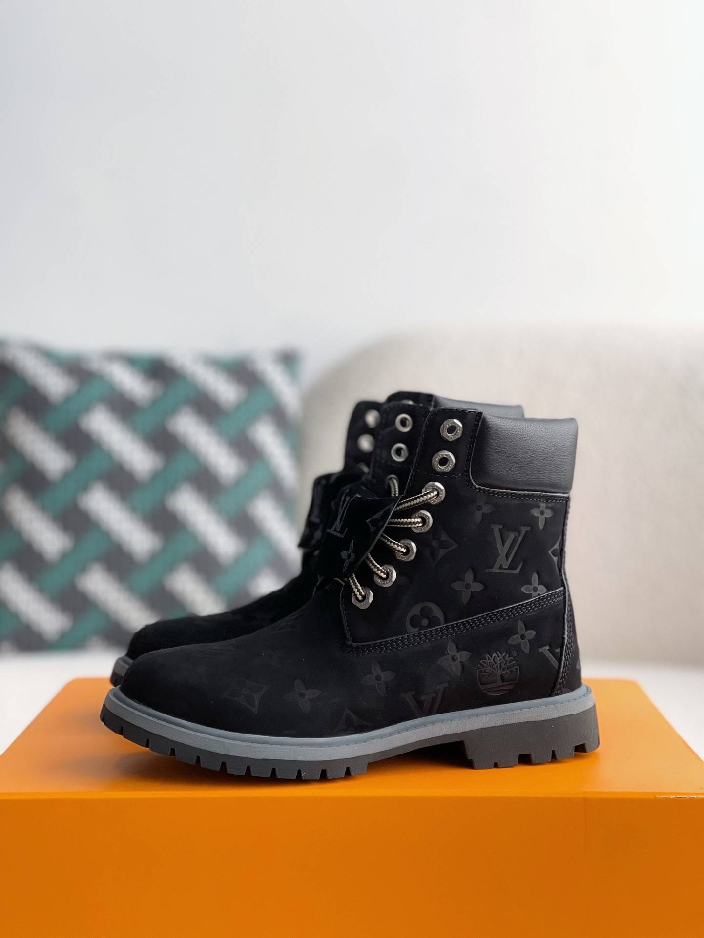 L*V & timberland Black boots/Martin boots/boots