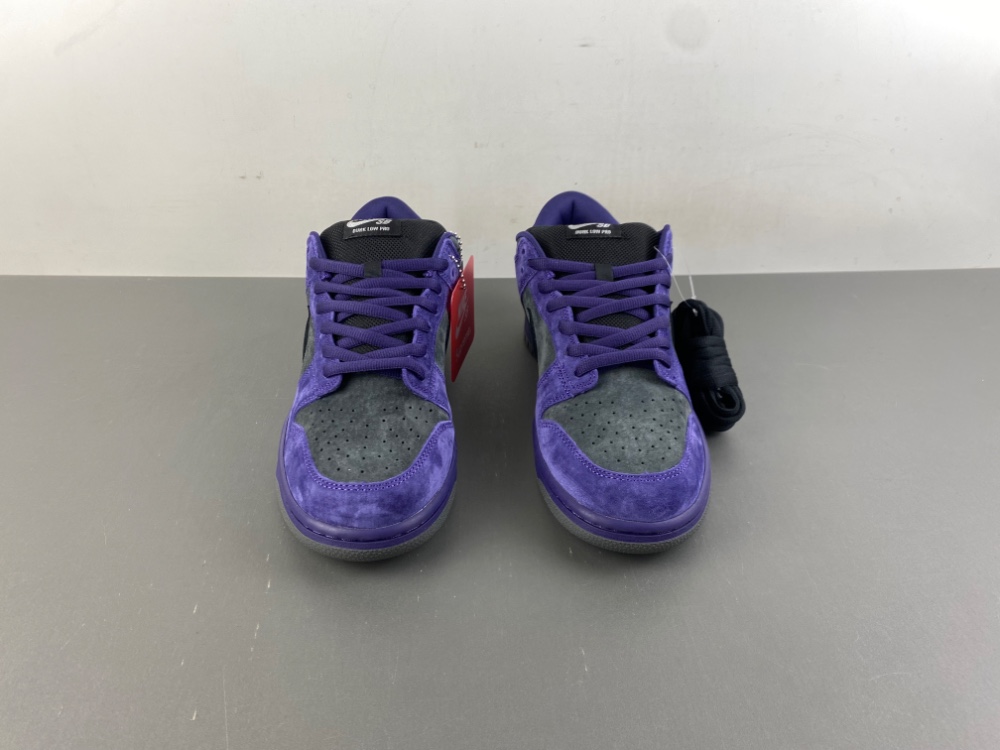Supr**me x Nike SB Dunk Low HQ8487-500