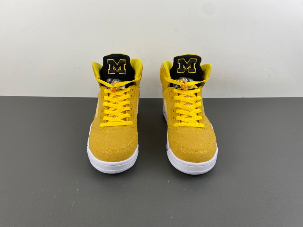 Jordan Air Jordan 5 Retro HQ7978-701